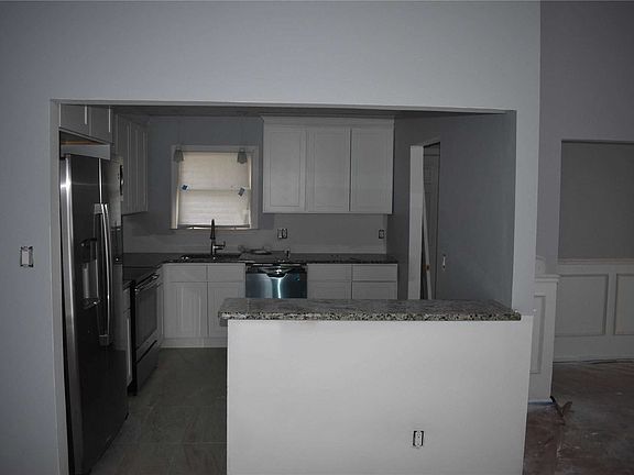 2nd image of 152 Magnolia Dr