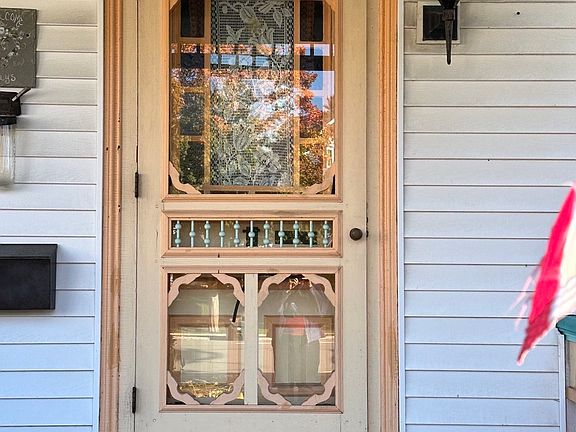 4th image of 71 Highland St