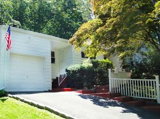 427 Pinebrook Blvd, New Rochelle, NY 10804