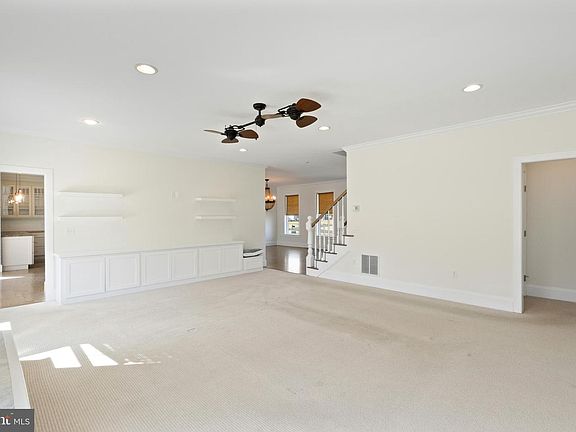 5th image of 4395 Green Briar Way