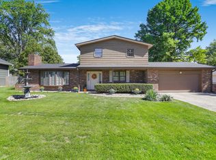 1808 Golfview Dr, Urbana, IL 61801