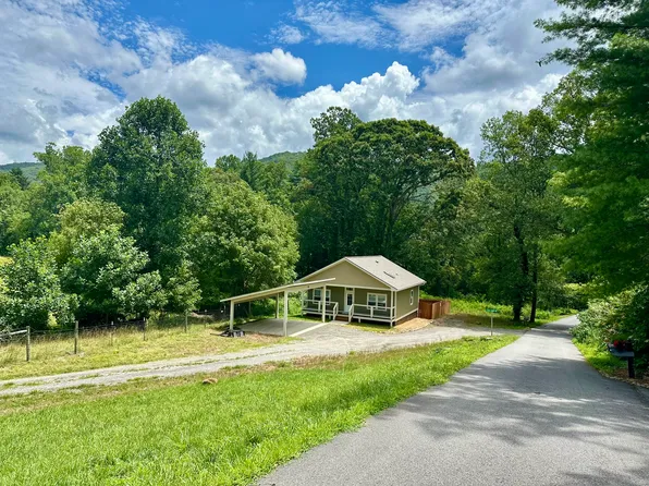 105 Little Farm Rd, Asheville, NC 28805