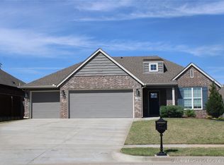 7906 S Chestnut Ave, Broken Arrow, OK 74011