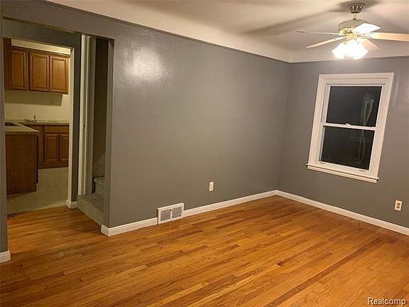 5th image of 26150 Koontz St