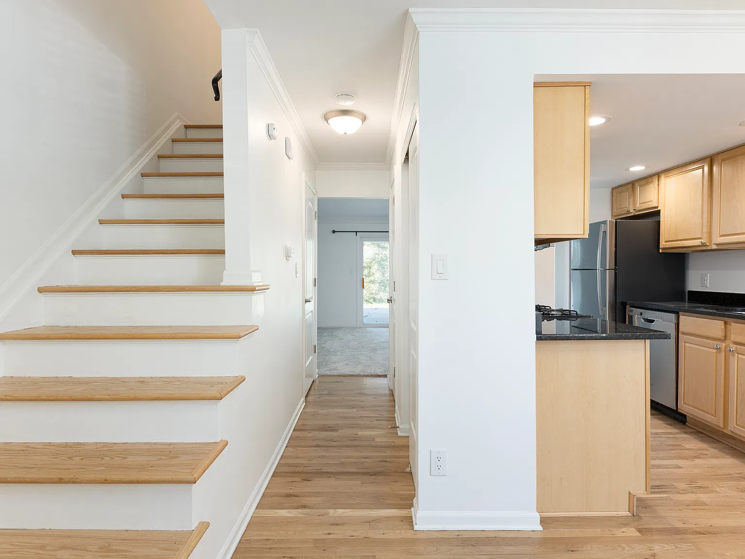 2 bed, 1.5 bath, 1056 sqft, $1,995 — Photo 3