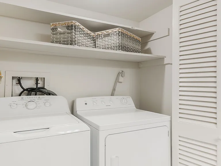 Waterford Square Apartment Homes — Photo 8