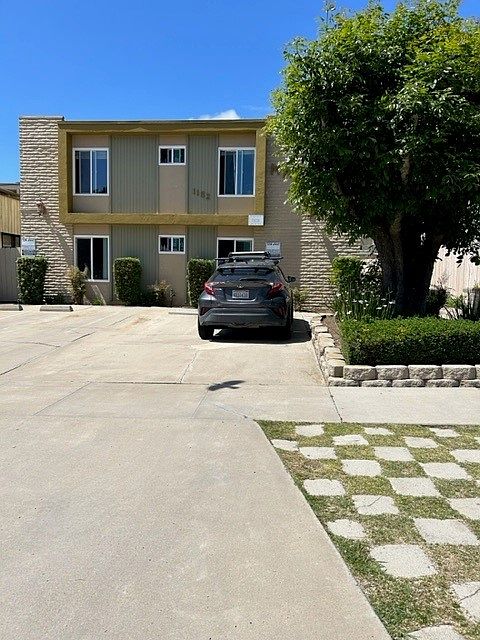 1st image of 1152 Oliver Ave APT 8