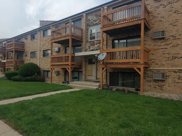 5117 N East River Rd Unit 1A, Chicago, IL 60656