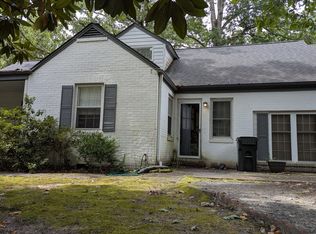 7 Oakwood Dr, Chapel Hill, NC 27517