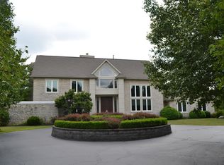 7661 Pond Close Rd, Blacklick, OH 43004