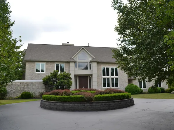 7661 Pond Close Rd, Blacklick, OH 43004