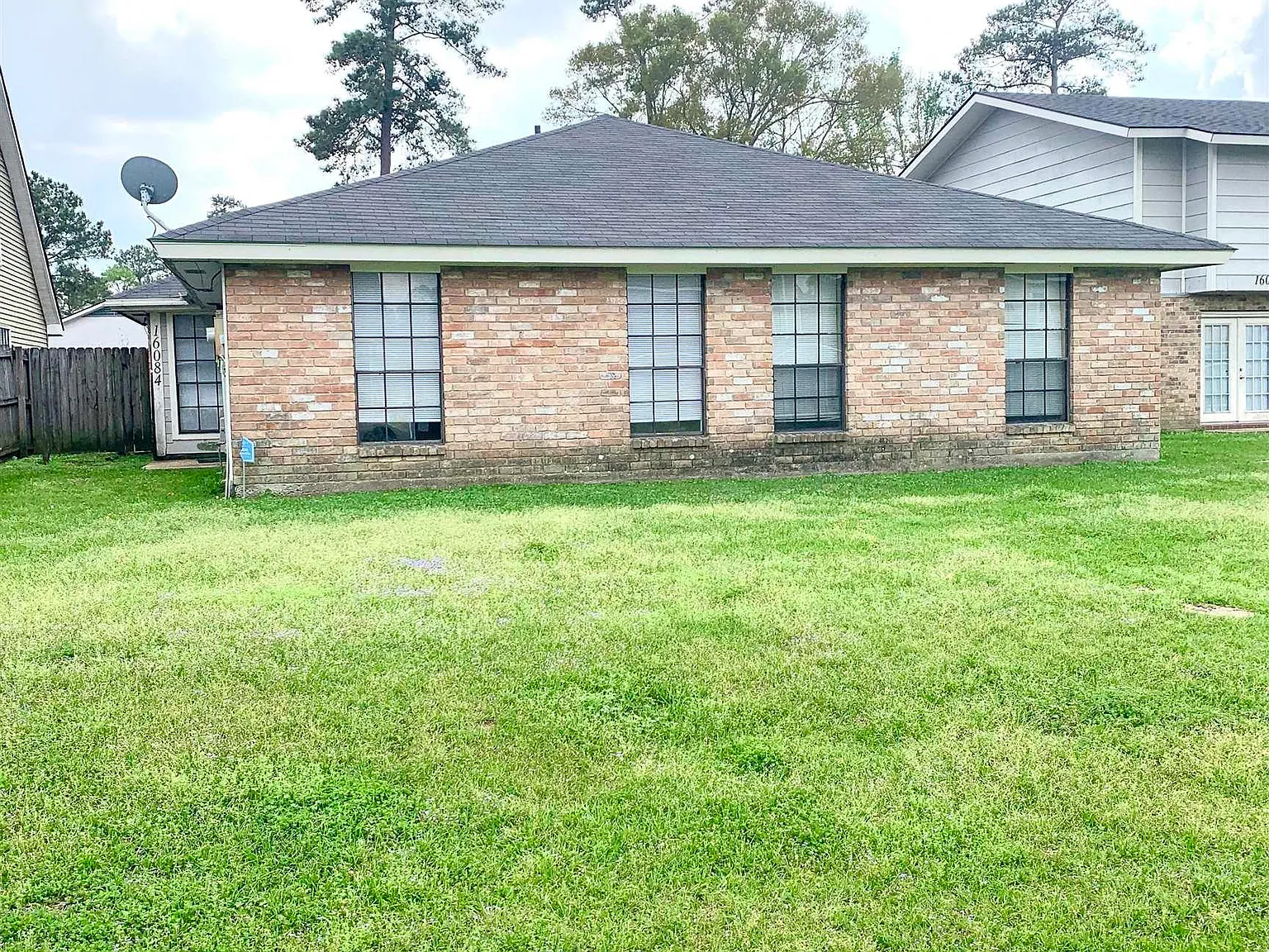 3 bed, 1000 sqft, $1,250 — Photo 1