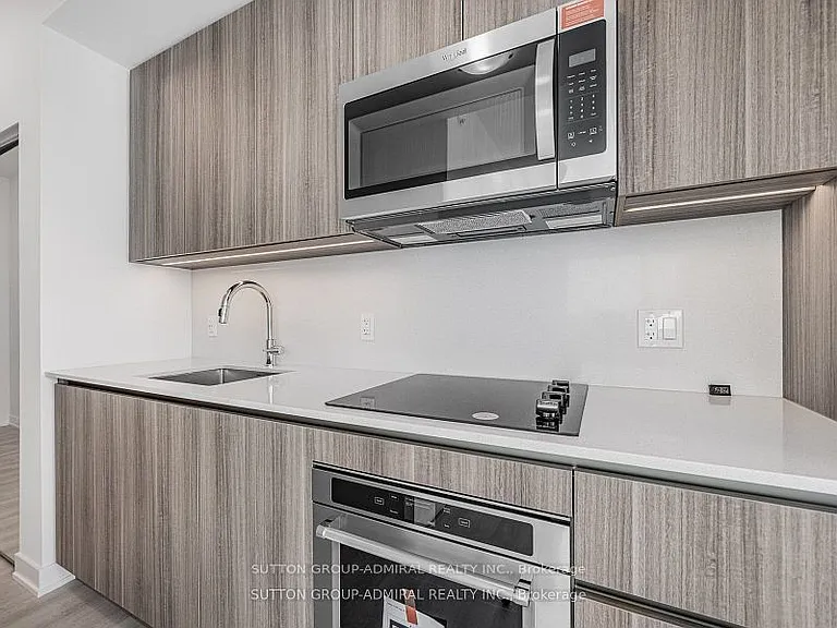 15 Richardson St #1017 — Photo 8