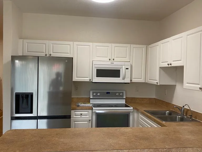 10910 SW 181st Ter — Photo 17