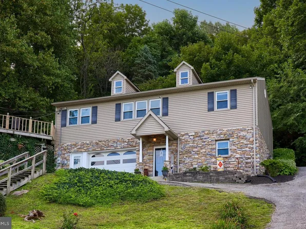 6376 River Dr, York, PA 17406