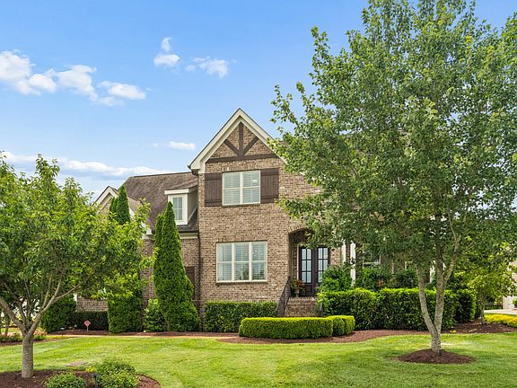 5th image of 4137 Banner Square Ln