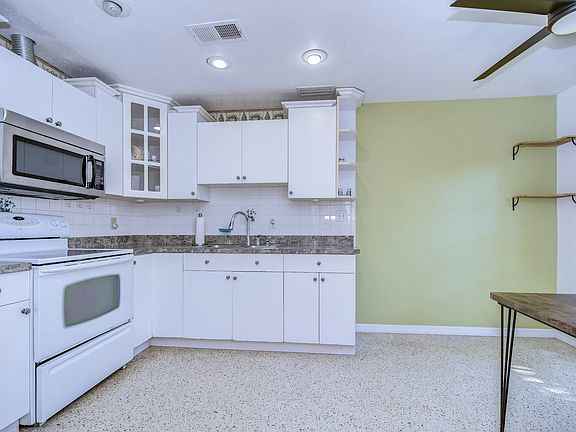 3rd image of 4944 5th Ave N #B