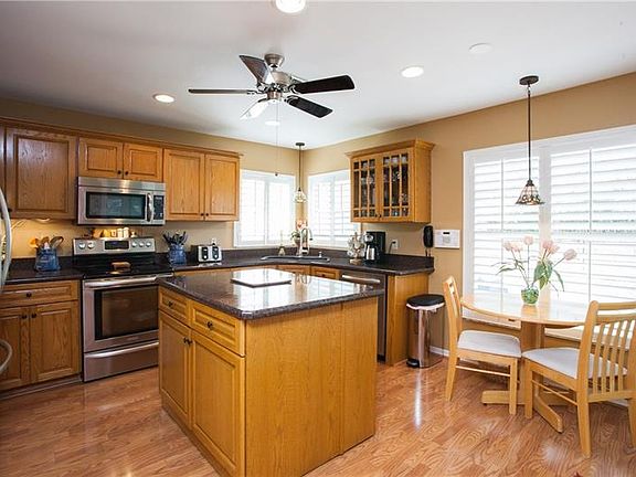 3rd image of 4111 Barret Ave