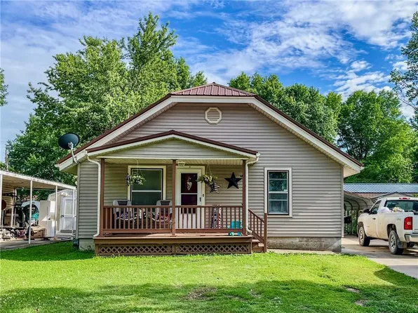 1206 Grand Ave, Parsons, KS 67357