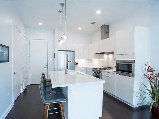 207 W Johanna St #105 — Photo 8