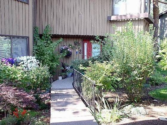 1st image of 600 W Hubbard Ave #40