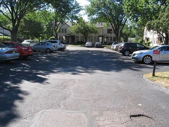 2nd image of 2271 Laurelwood Dr