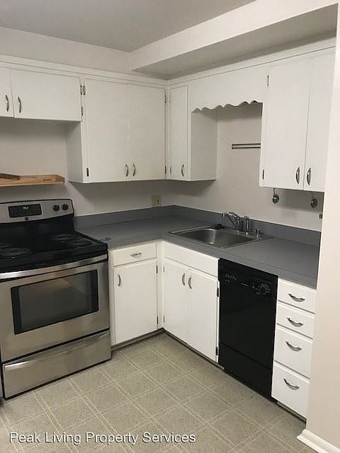 1st image of 3261 Franklin Ave E APT 8