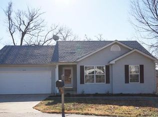 2113 York Ln, Fenton, MO 63026