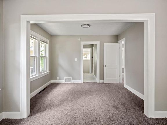 5th image of 5640 Garfield Ave