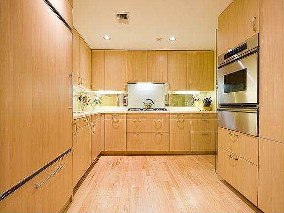 GOURMET KITCHEN WITH SIEMATIC CABINETS