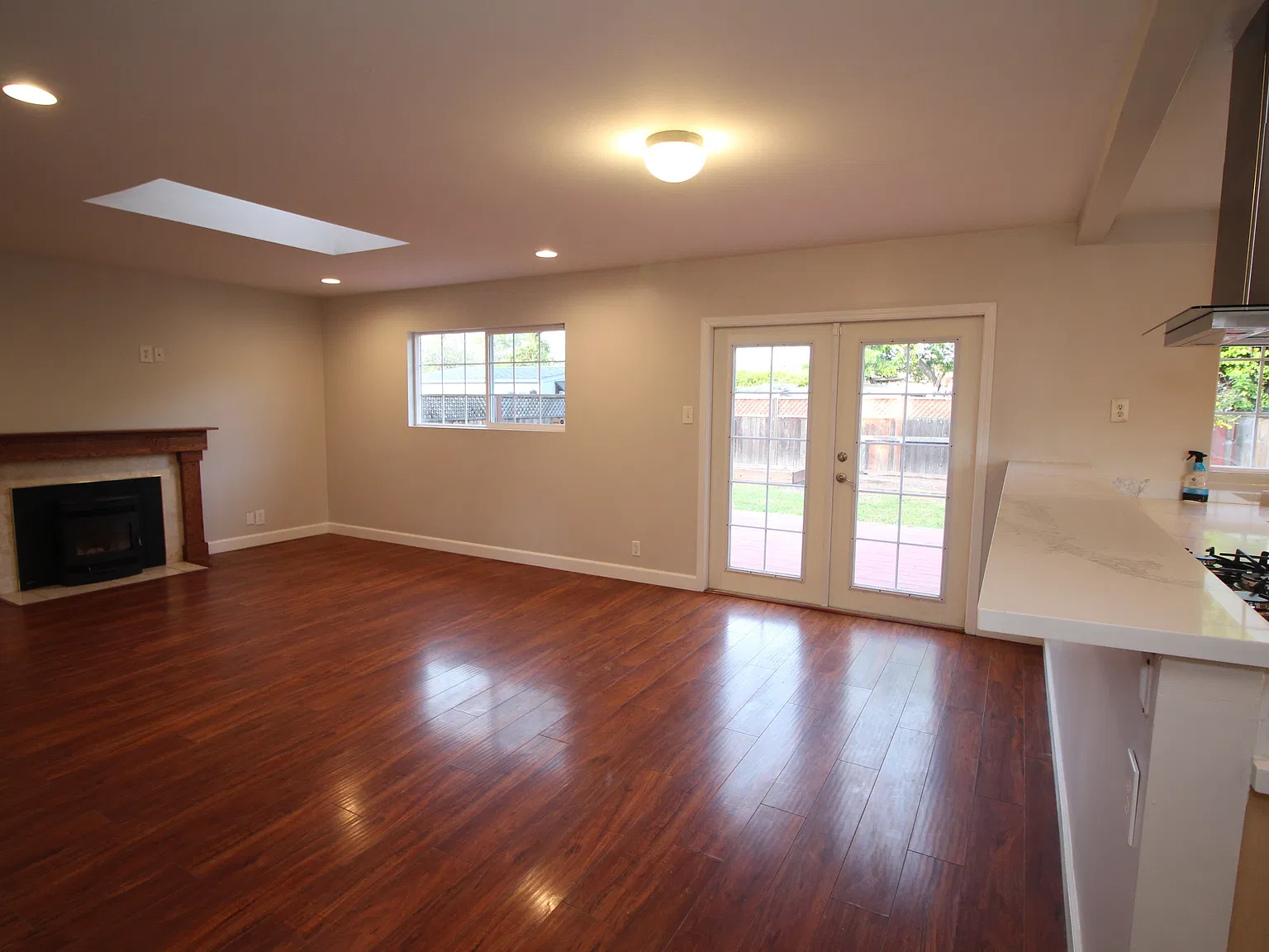 3 bed, 1166 sqft, $3,600 — Photo 4