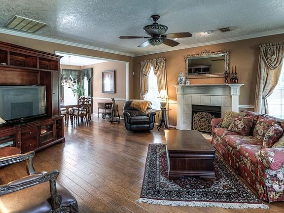 5th image of 902 Laurelfield Dr