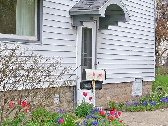 3rd image of 2210 Jefferson Ave