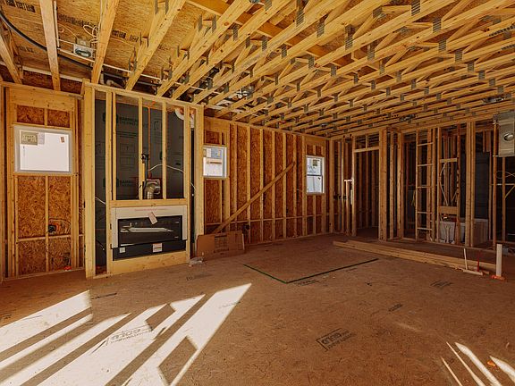 5th image of 1005 Addison Pl