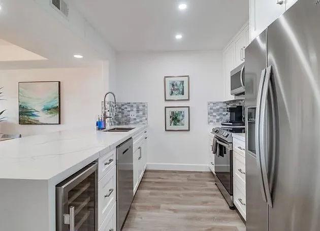 2 bed, 1140 sqft, $8,000 — Photo 3