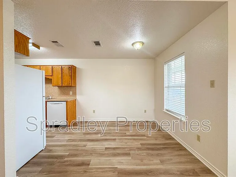 115 Lacey Lou Ln — Photo 3
