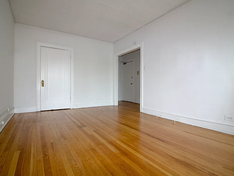 524 - Living Room
