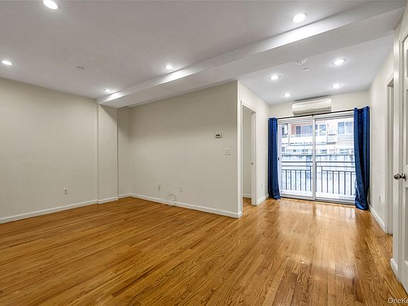 3rd image of 4318 Robinson Street #4D