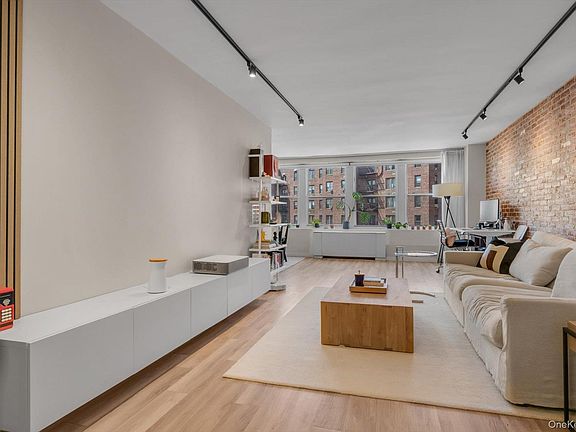 3rd image of 20939 23rd Avenue #4J