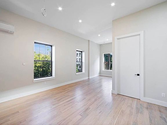 4th image of 441 Myrtle Ave #3