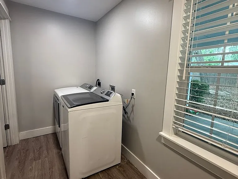 116 Burnett Rd — Photo 54