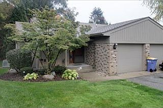 1st image of 2015 Cranbrook Dr NE