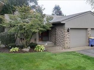 2015 Cranbrook Dr NE, Grand Rapids, MI 49505