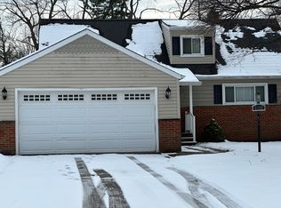 5108 Thornbury Blvd, Lyndhurst, OH 44124