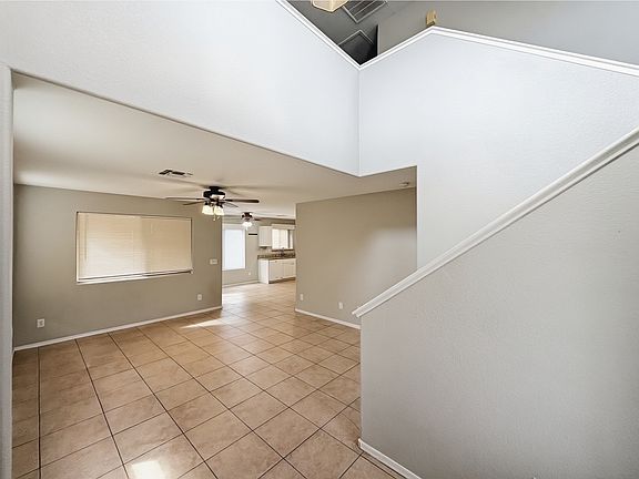 3rd image of 12813 W Edgemont Ave