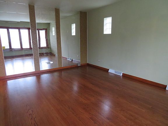 2nd image of 4525 N Newcastle Ave