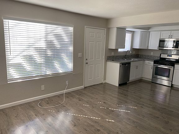 4th image of 4774 33rd St #11