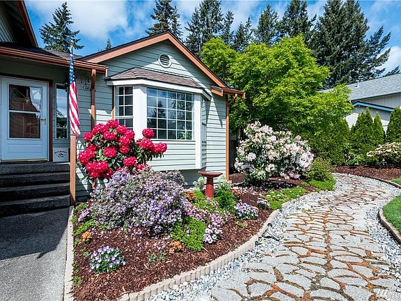 4th image of 10504 198th Avenue Ct E