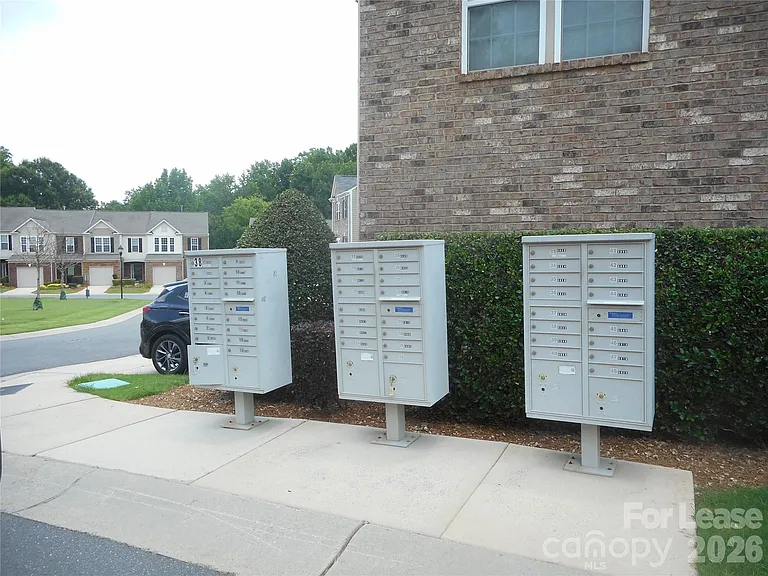 5860 Glassport Ln — Photo 25