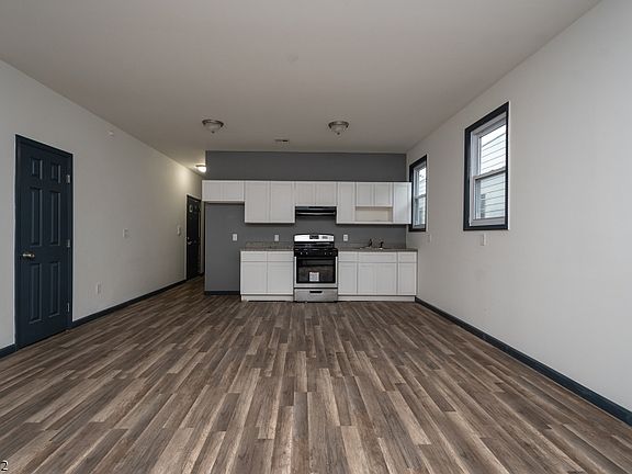 3rd image of 62 Telford St APT 2R